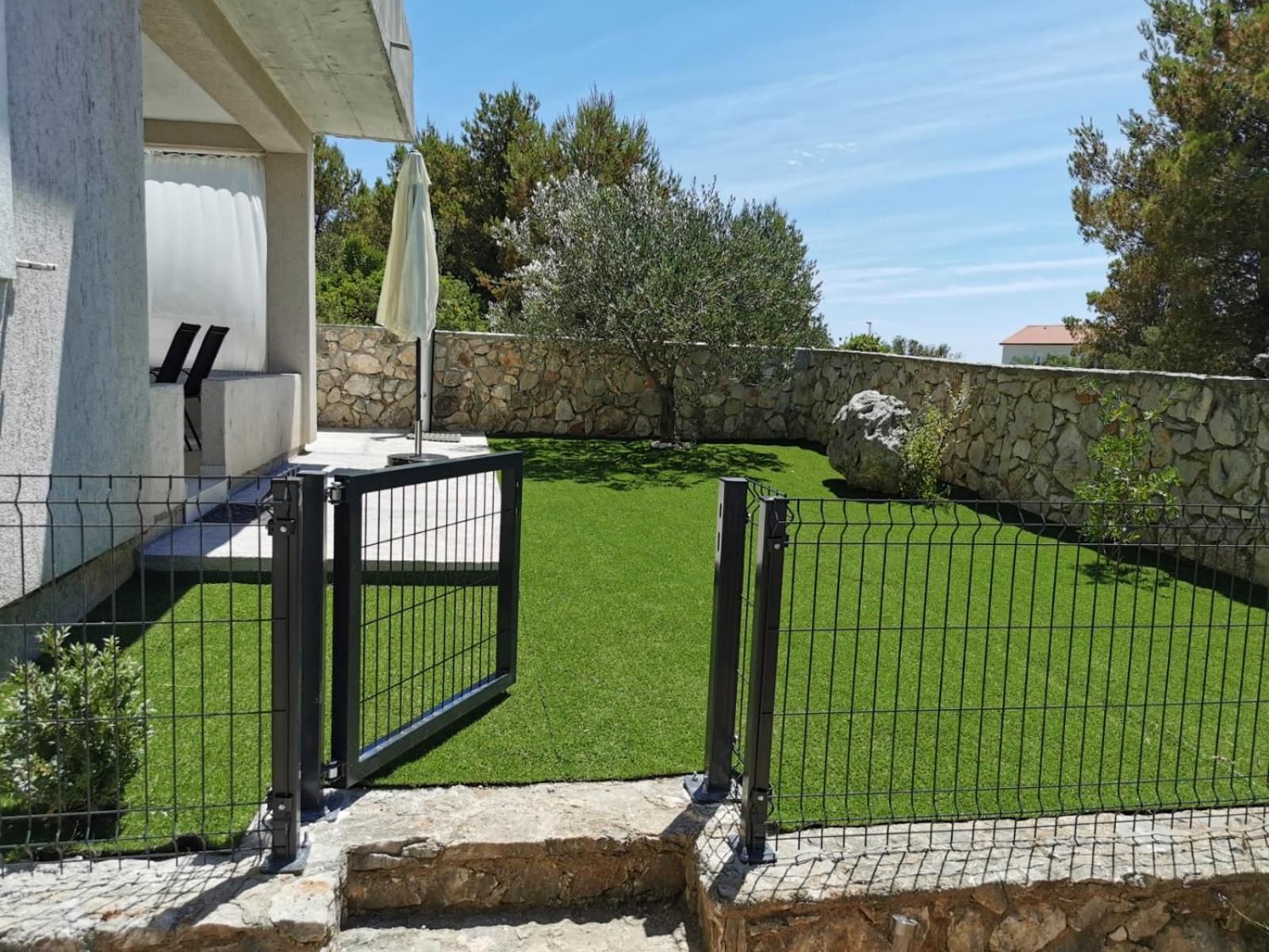 Olive Tree Apartment Zecevo โรกอซนิซา ภายนอก รูปภาพ