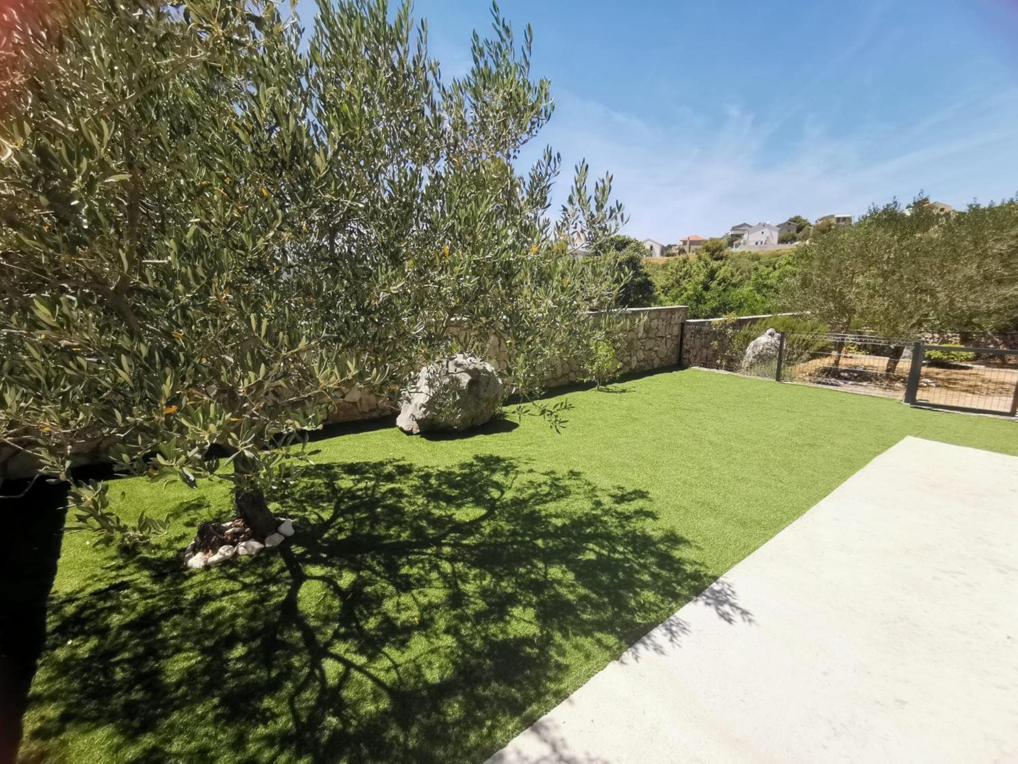 Olive Tree Apartment Zecevo โรกอซนิซา ภายนอก รูปภาพ