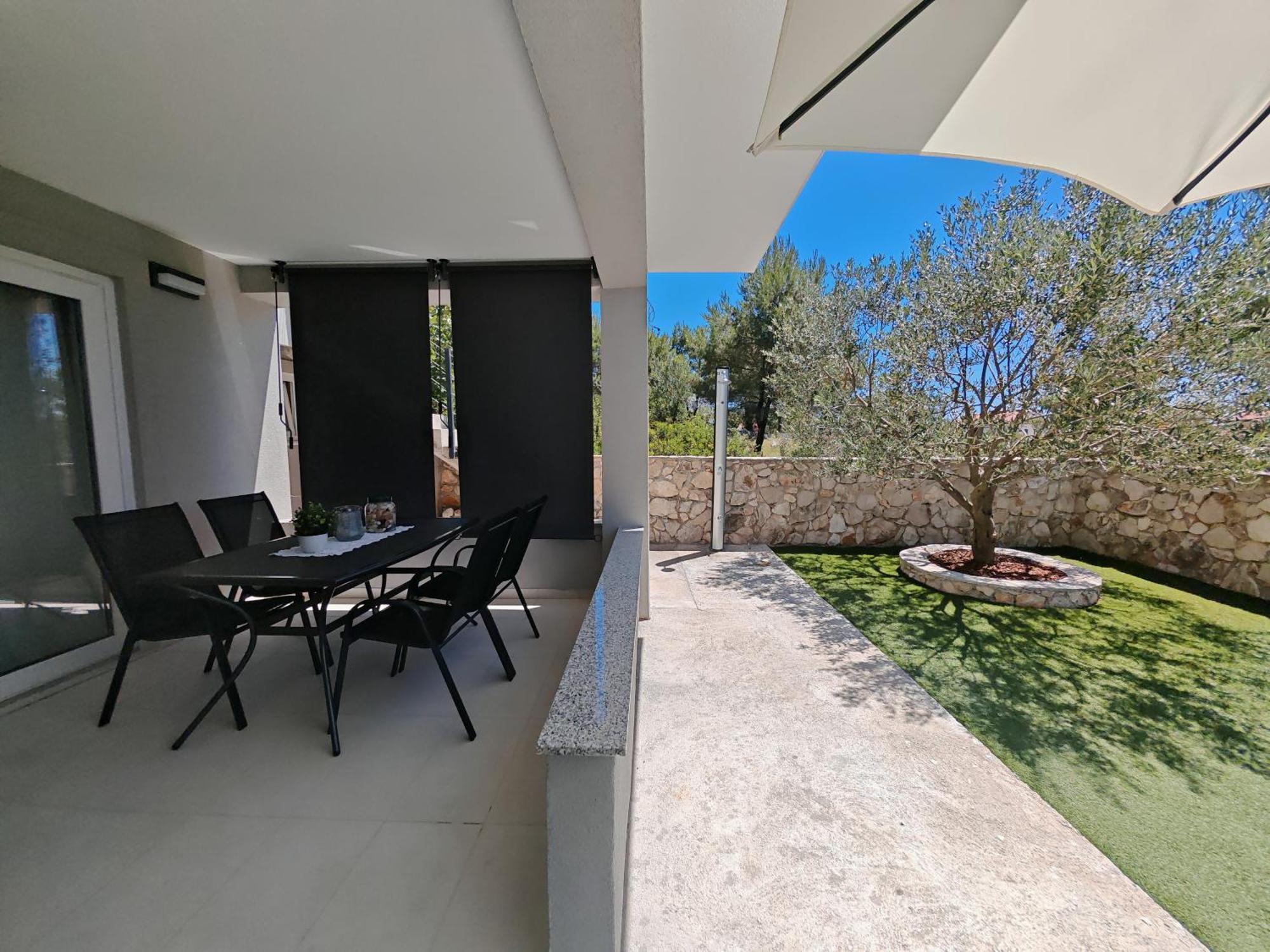 Olive Tree Apartment Zecevo โรกอซนิซา ภายนอก รูปภาพ