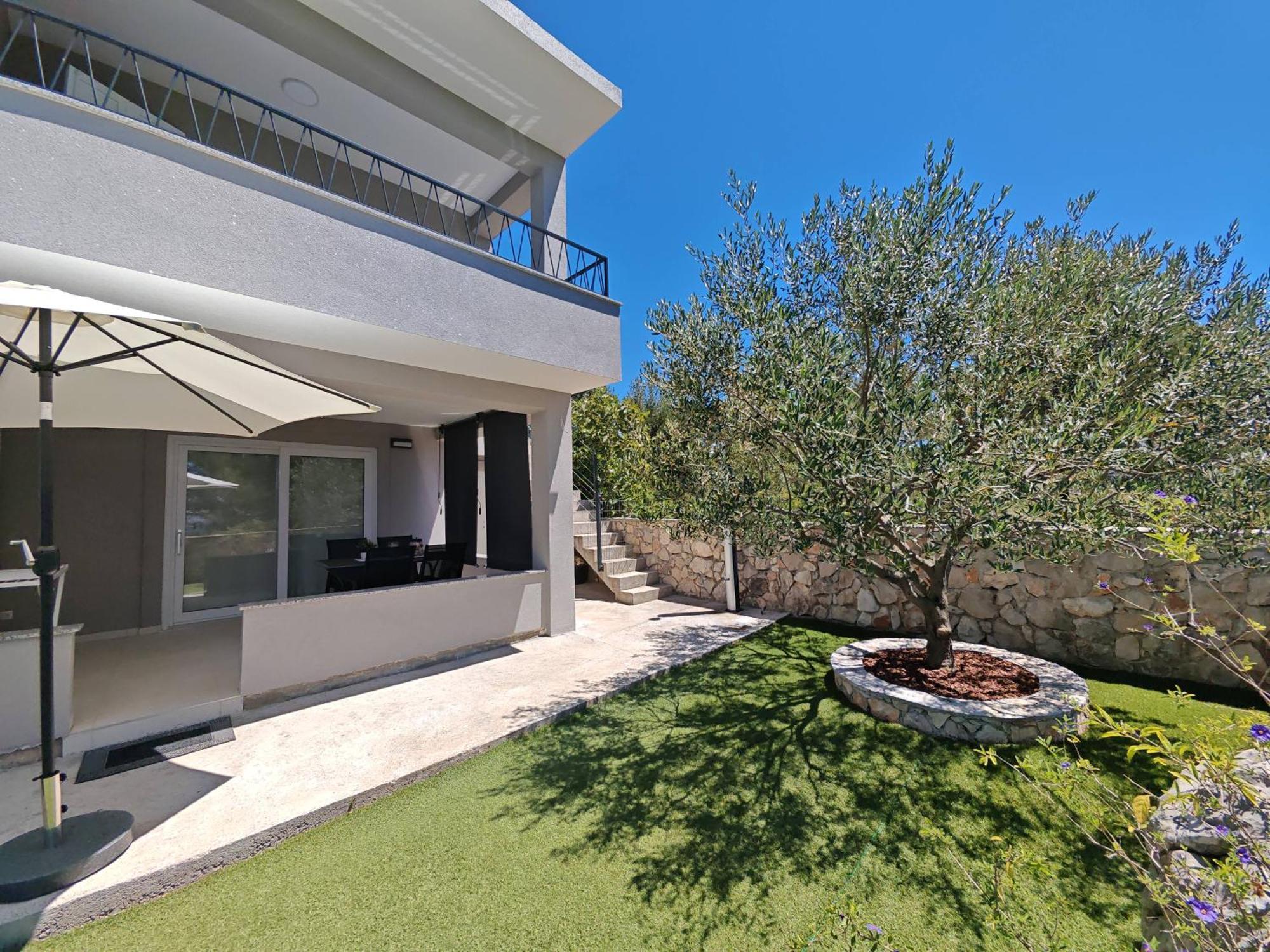 Olive Tree Apartment Zecevo โรกอซนิซา ภายนอก รูปภาพ