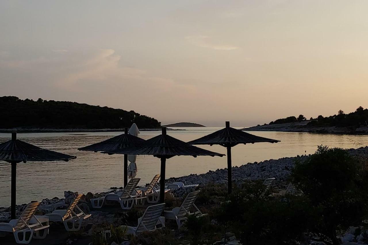 Olive Tree Apartment Zecevo โรกอซนิซา ภายนอก รูปภาพ
